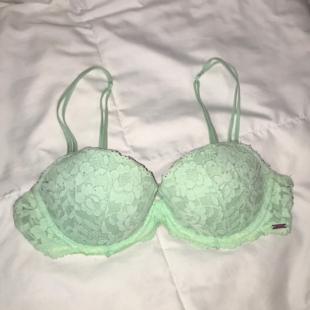 PINK Victoria’s Secret 34C light green lace bra